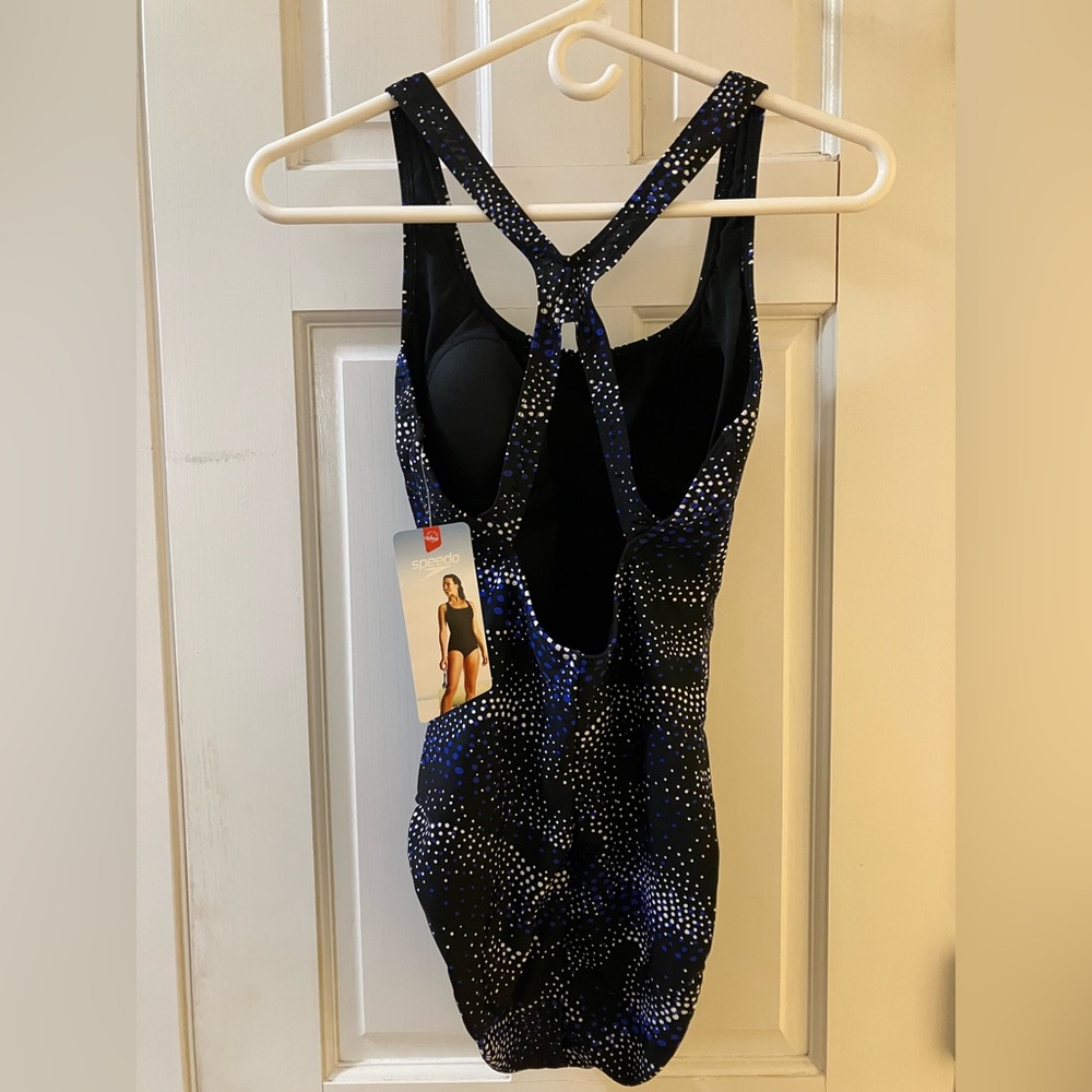 Speedo NWT Moderate-Cut Black Swimsuit- Flattering Blue and White Pattern